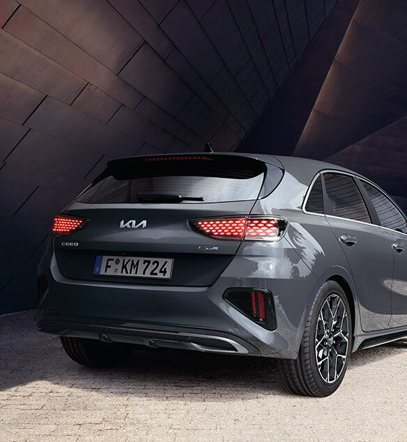 Das Bild zeigt das Heck des Kia Ceed.