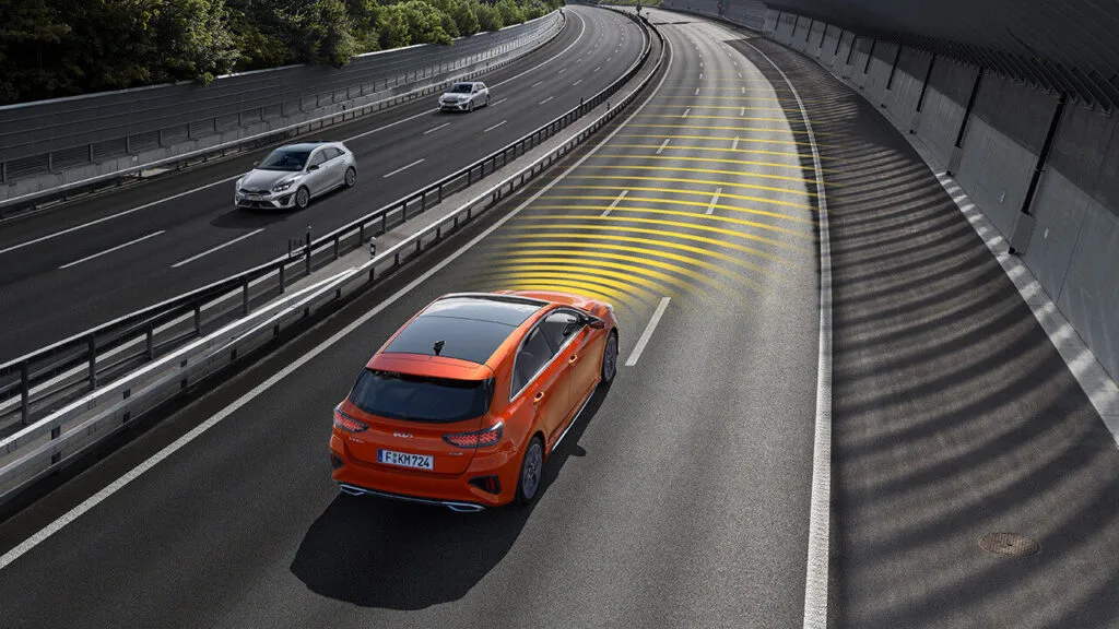 Der Kia Ceed Autobahnassistent im Einsatz.