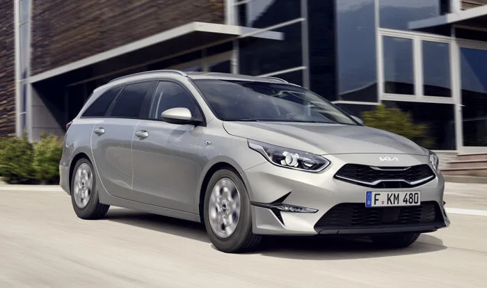Kia Ceed Sportswagon während einer Fahrt