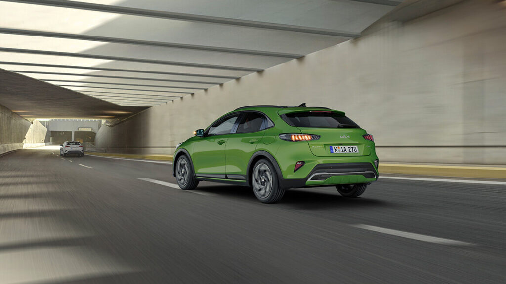 Der Kia XCeed Autobahnassistent in Nutzung.